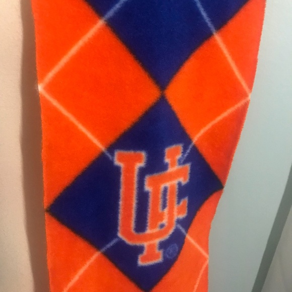 University of Florida Scarf Bundle 3 scarves- Show your Gator Pride! - Picture 4 of 6